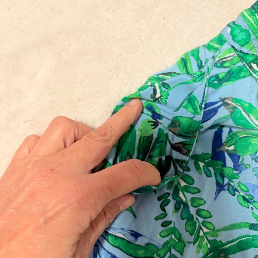 J. Jill Tropical Leaf Print Pull On Shorts Womens Blue Green size M Rayon Tassel